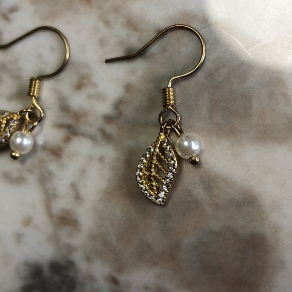 earring - Picture 2 of 3